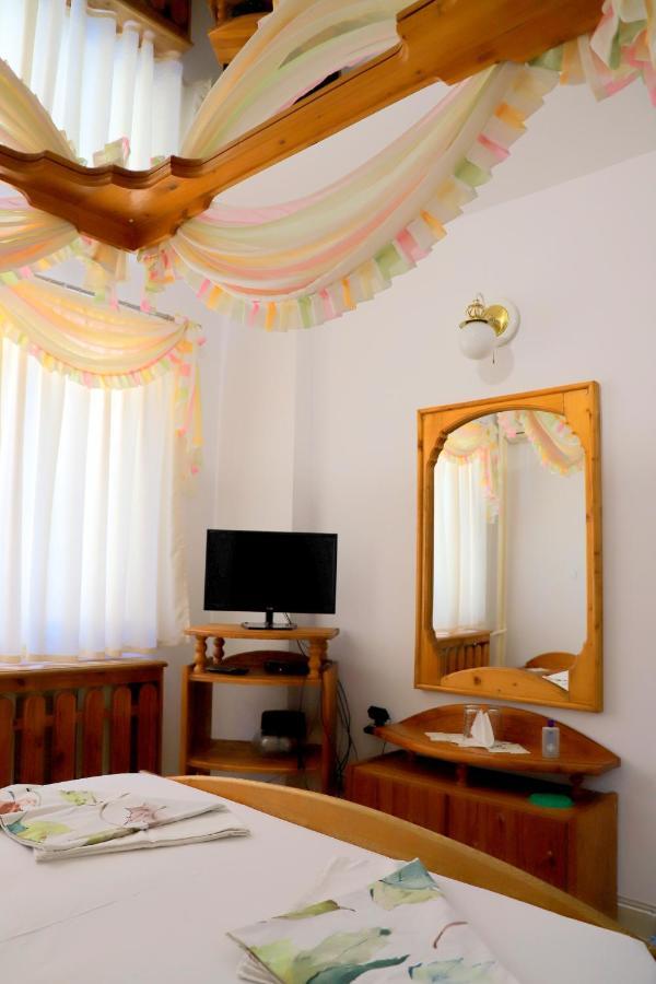 Hotel Mishel Kocherinovo Extérieur photo