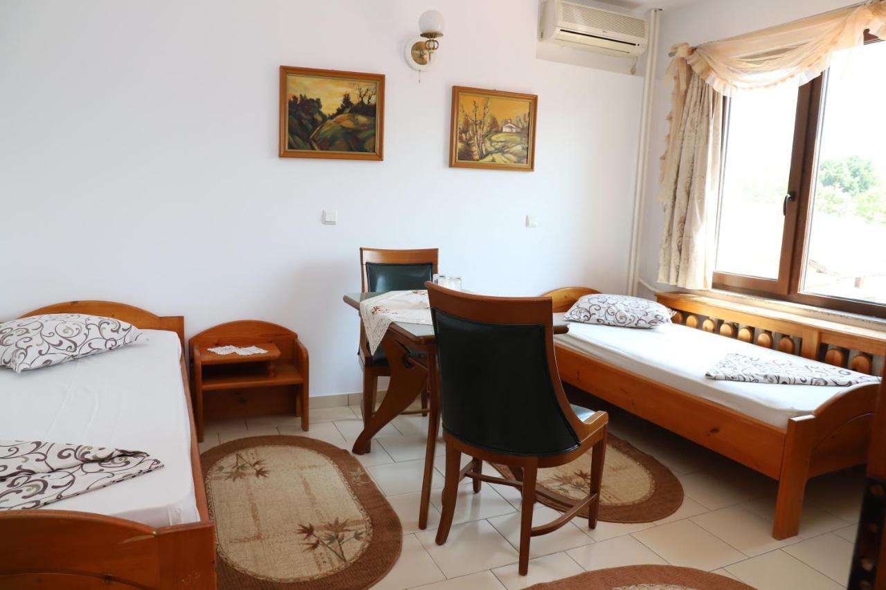 Hotel Mishel Kocherinovo Extérieur photo