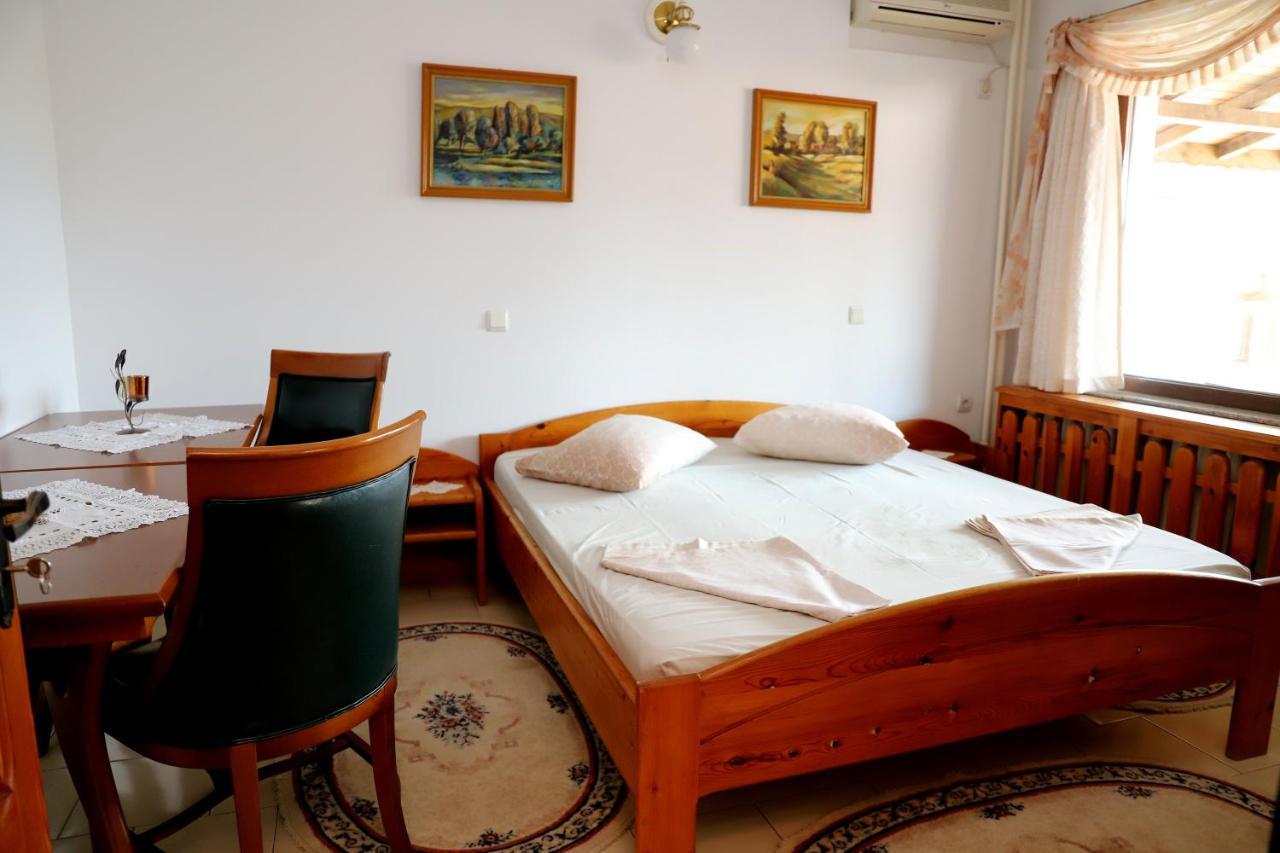 Hotel Mishel Kocherinovo Extérieur photo