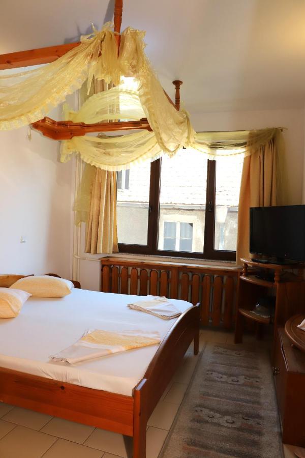 Hotel Mishel Kocherinovo Extérieur photo